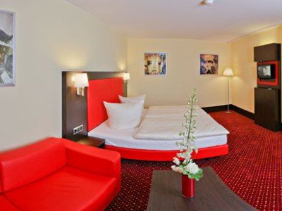 Western Plaza Hotel 4*