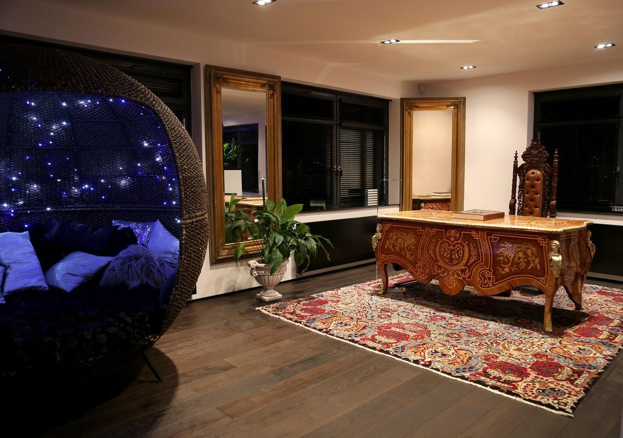 Adams Penthouse Apartment *