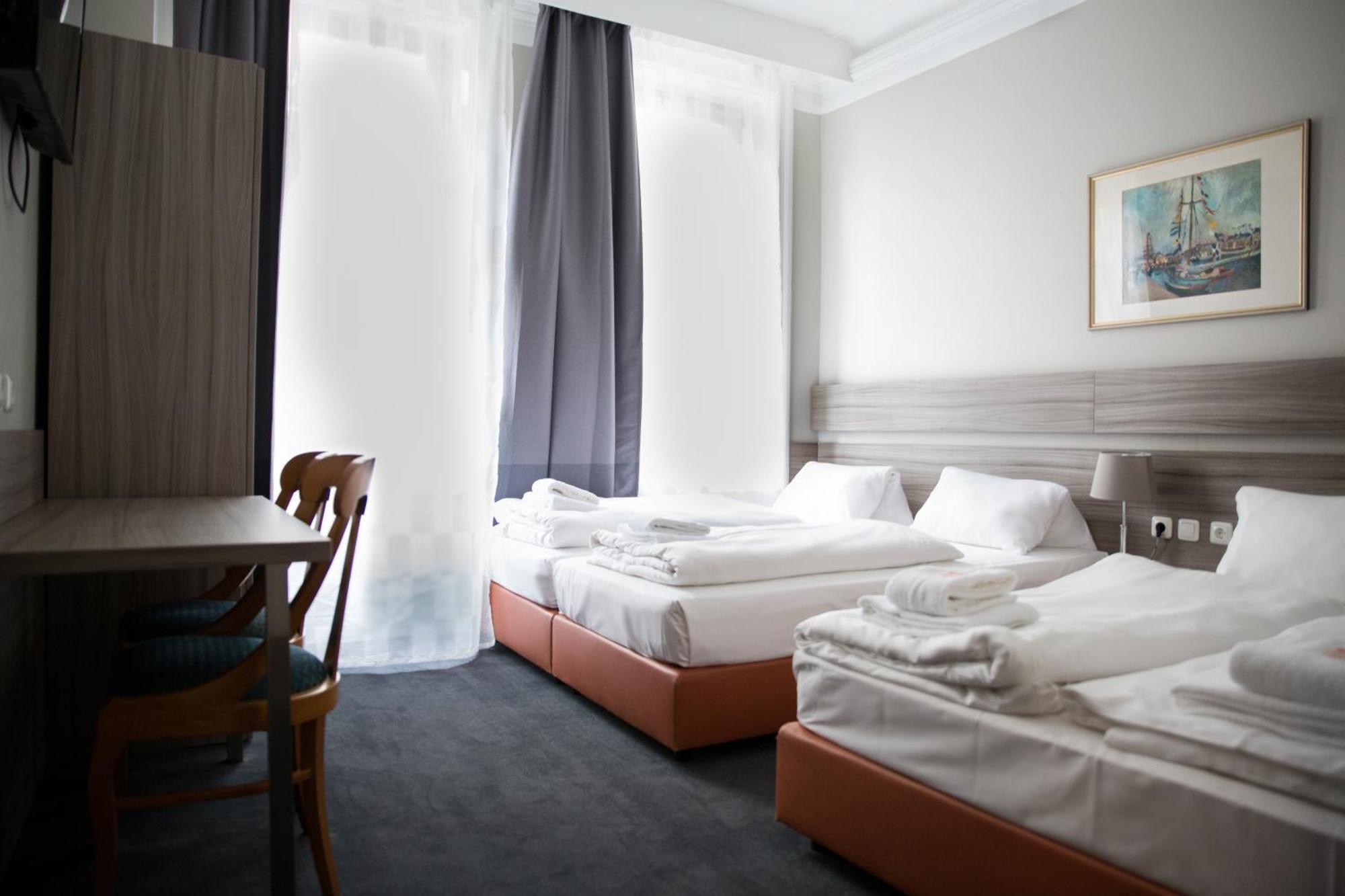 - Heefa Ohg Hotel 4*
