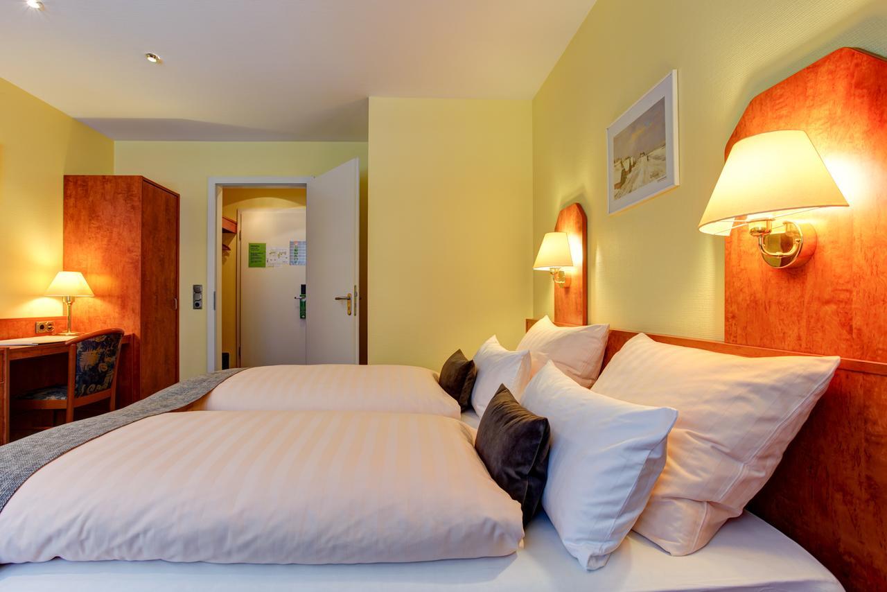 Hotel Elbinsel Free Parking 3*