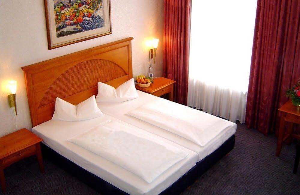 Hotel 66 Hotel 2*
