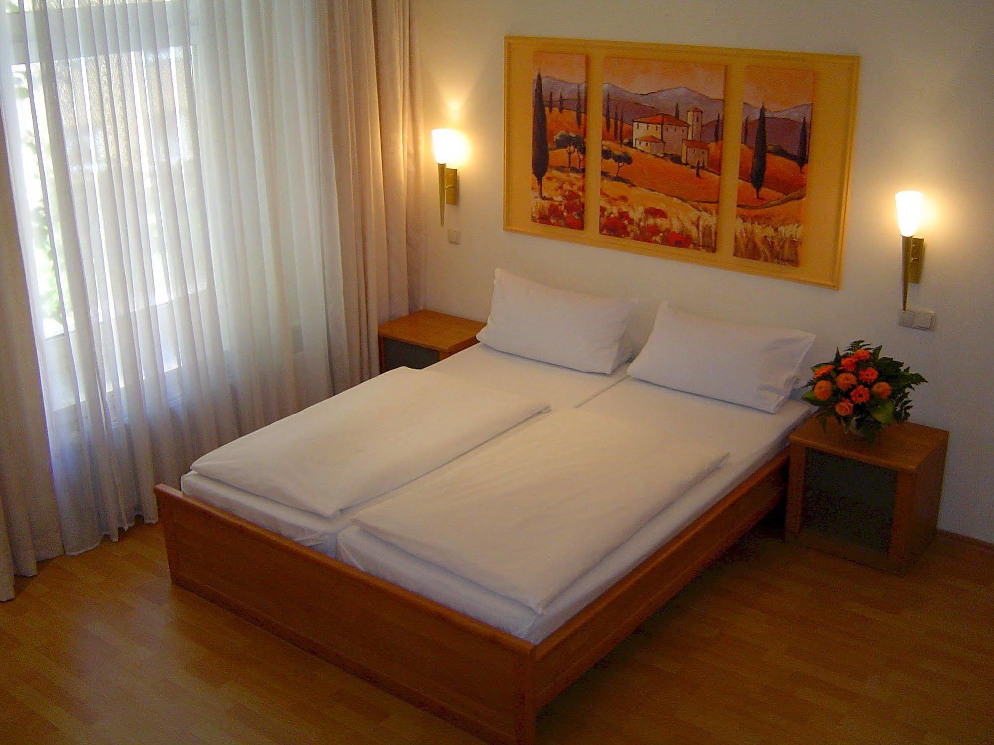 Hotel 66 2* Hamburg
