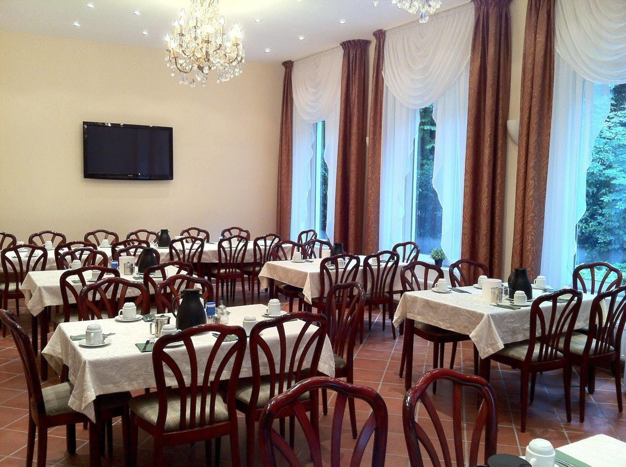 Hotel 66 2*