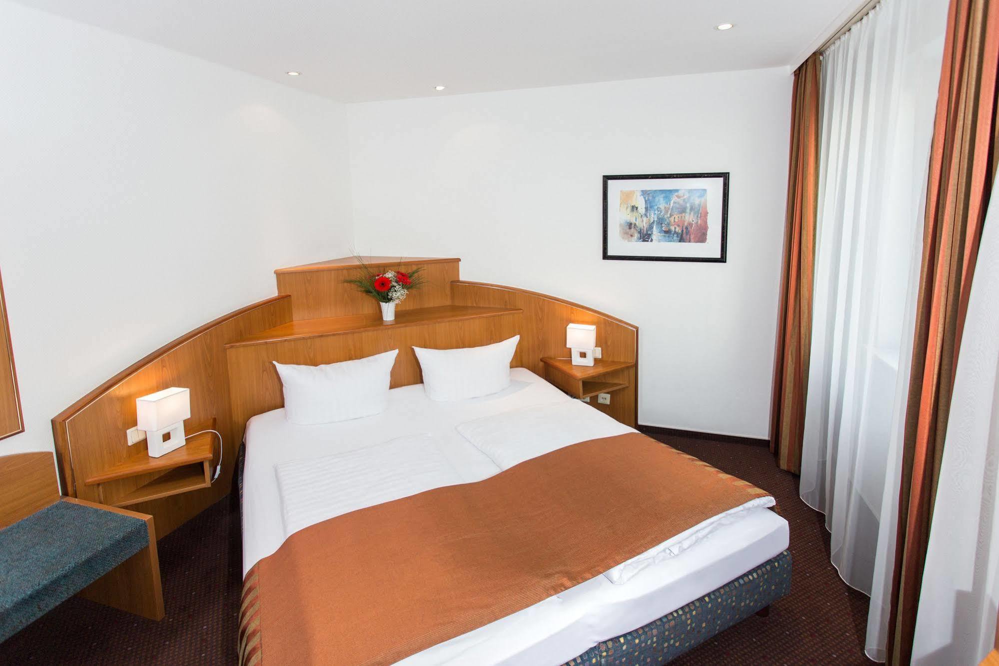 Hotel Condor 3*