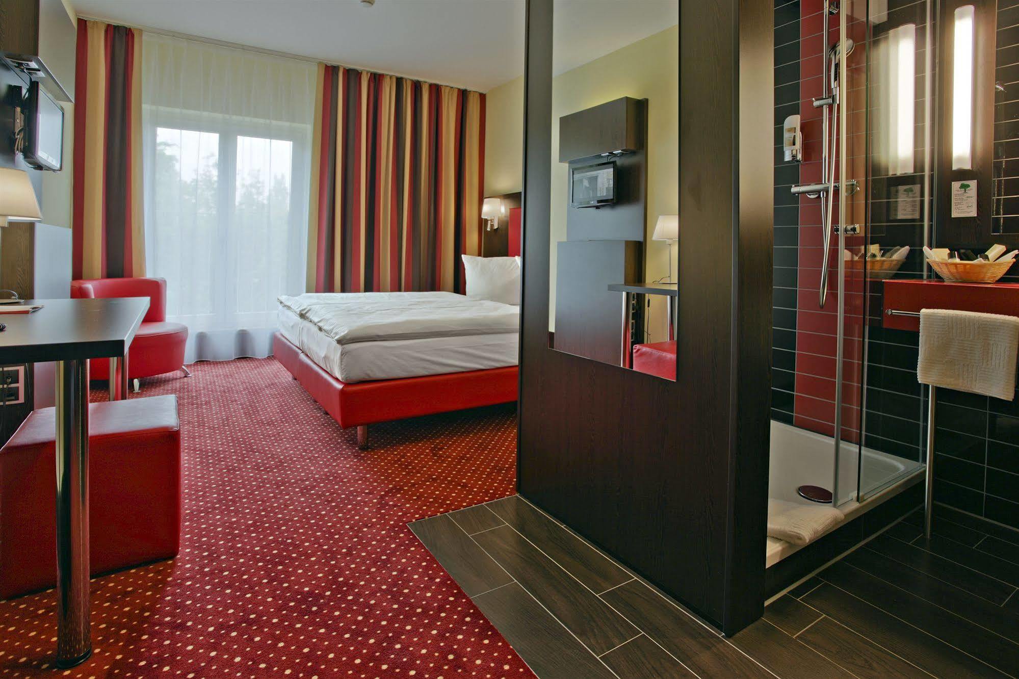 Western Plaza Hotel