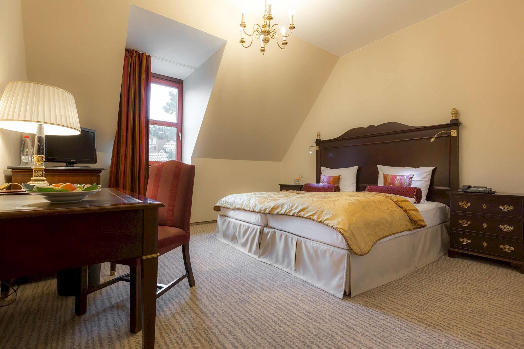 Hotel Engel 4*