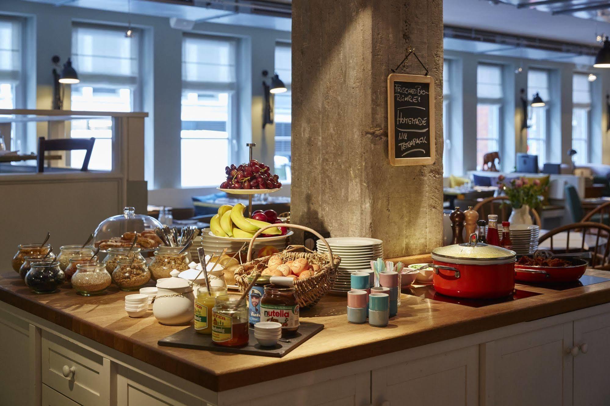 Henri Downtown Hotel 4*