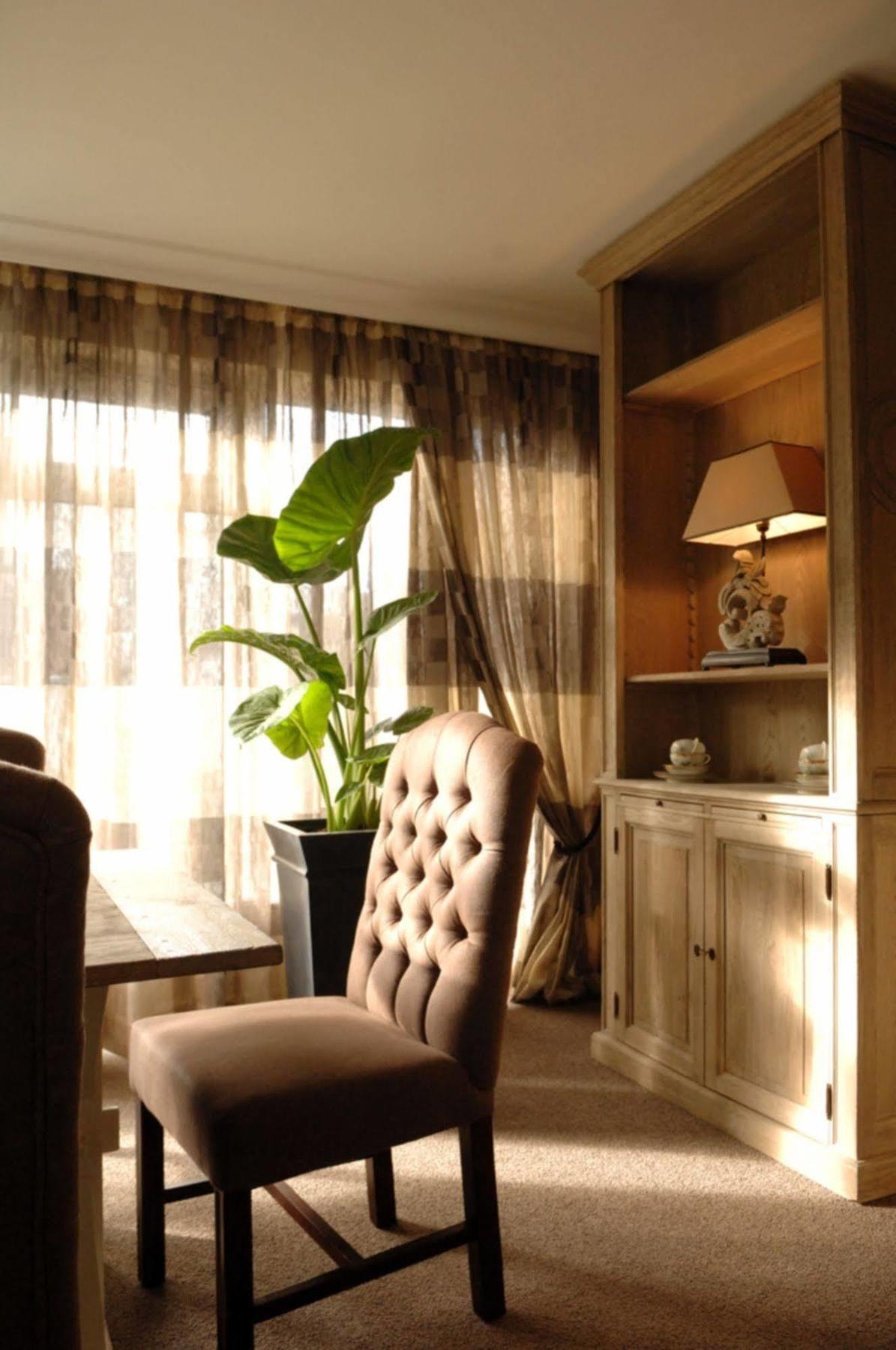 Business & More Hotel