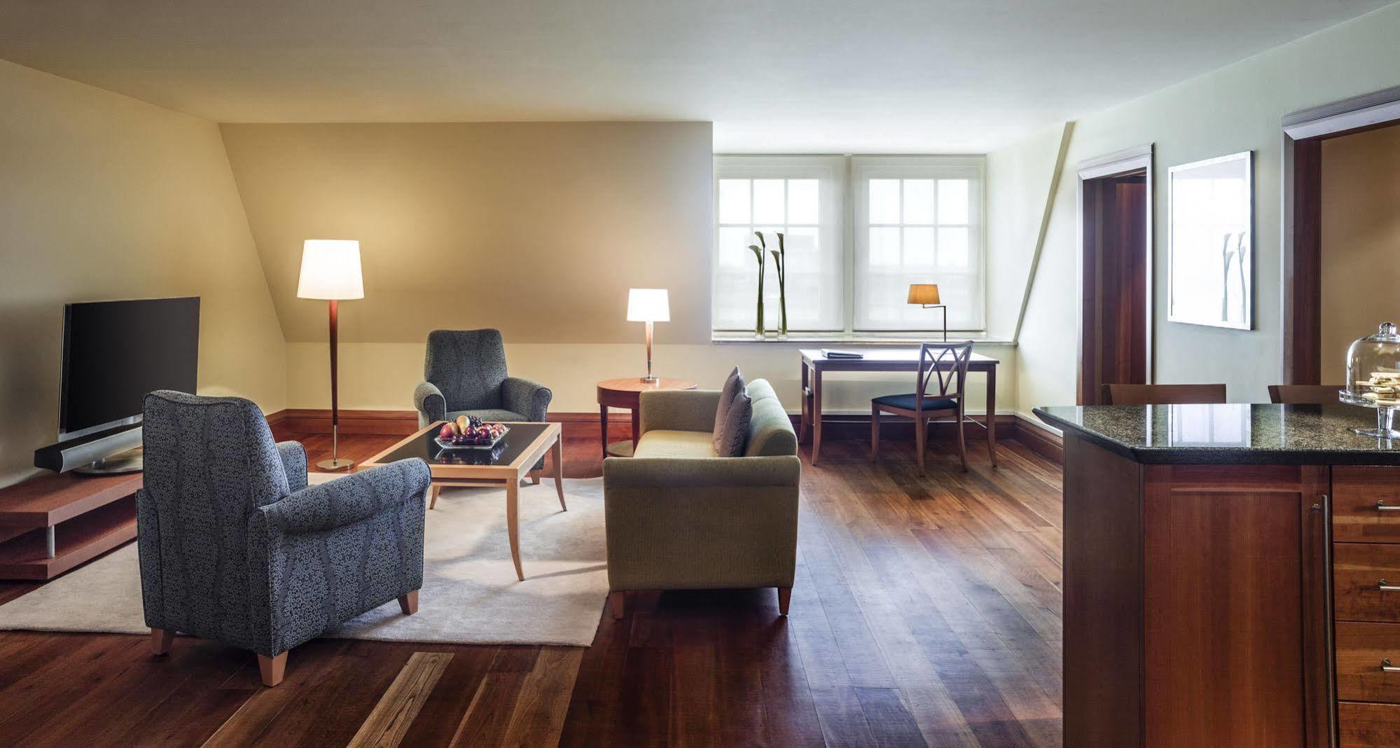 Residences At Park Hyatt Aparthotel 5*