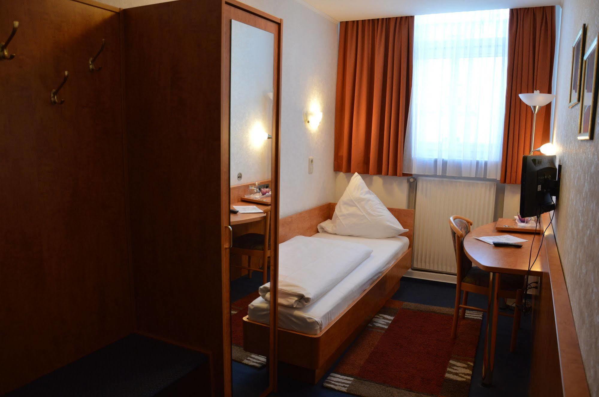 Steens Hotel 3*