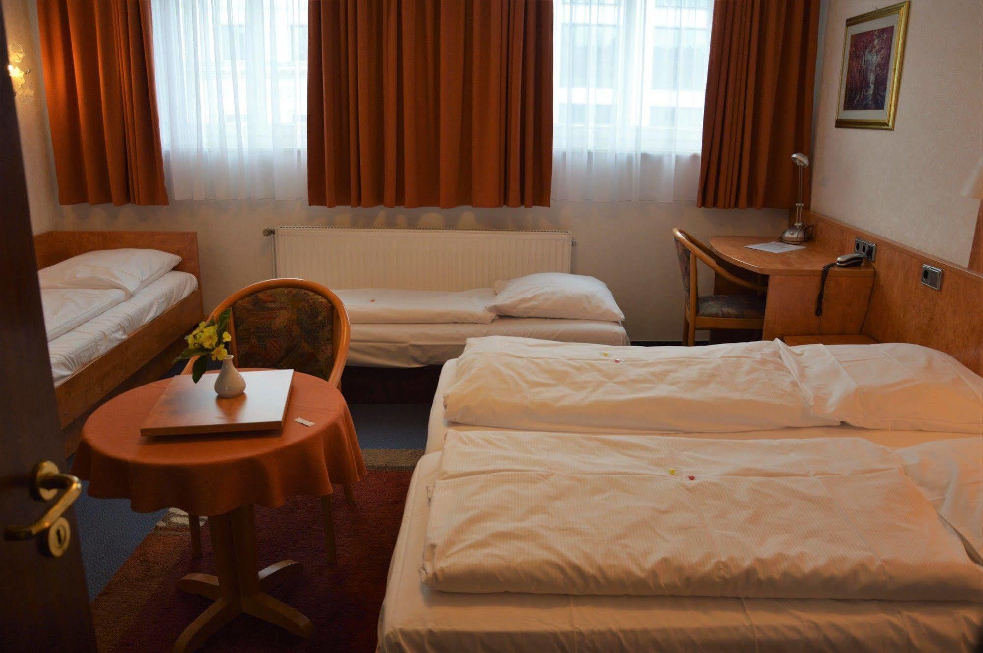 Hotel Steens Hotel 3*