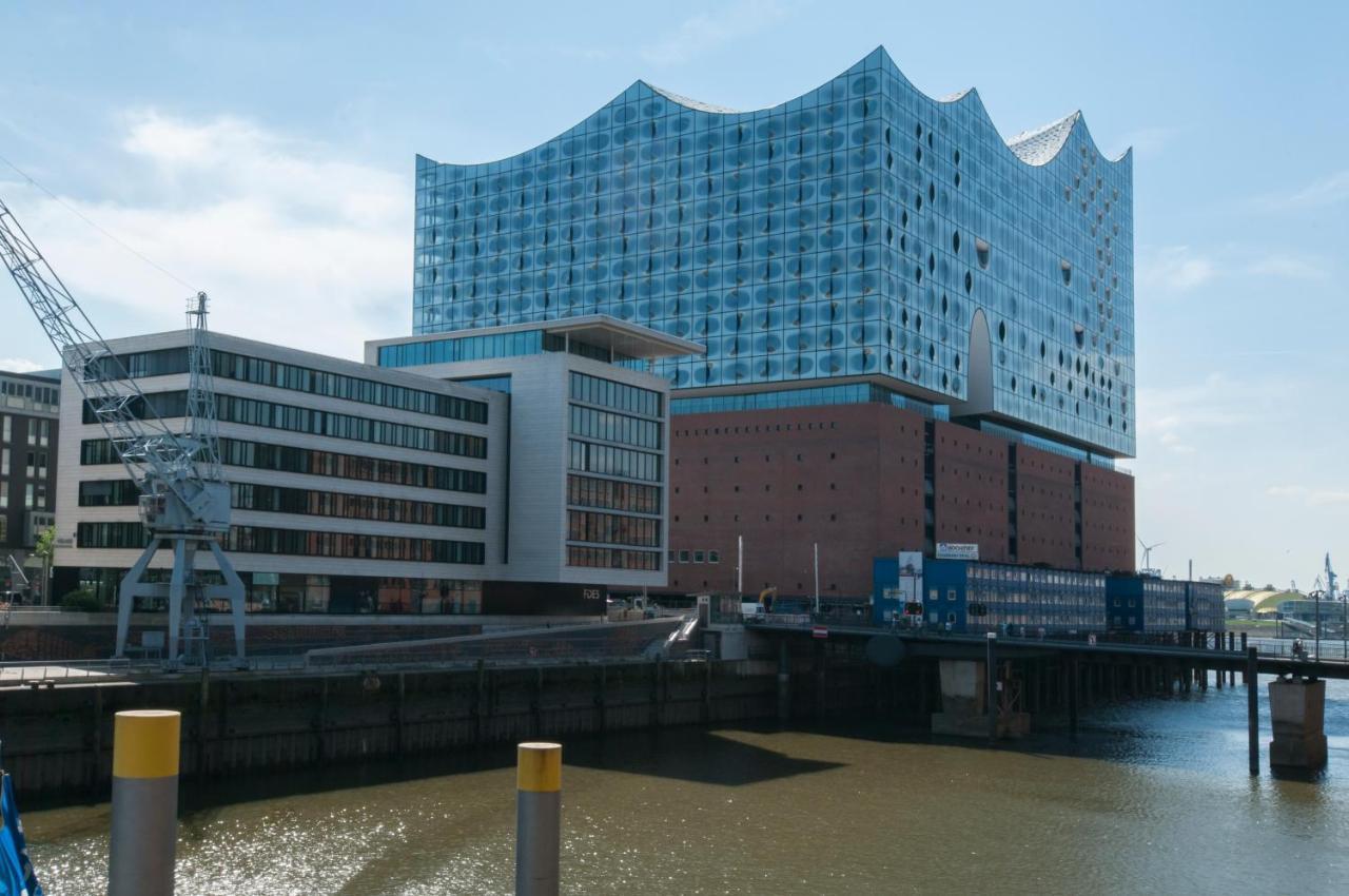 An Der Elbphilharmonie Contactless Check In * Hamburgo