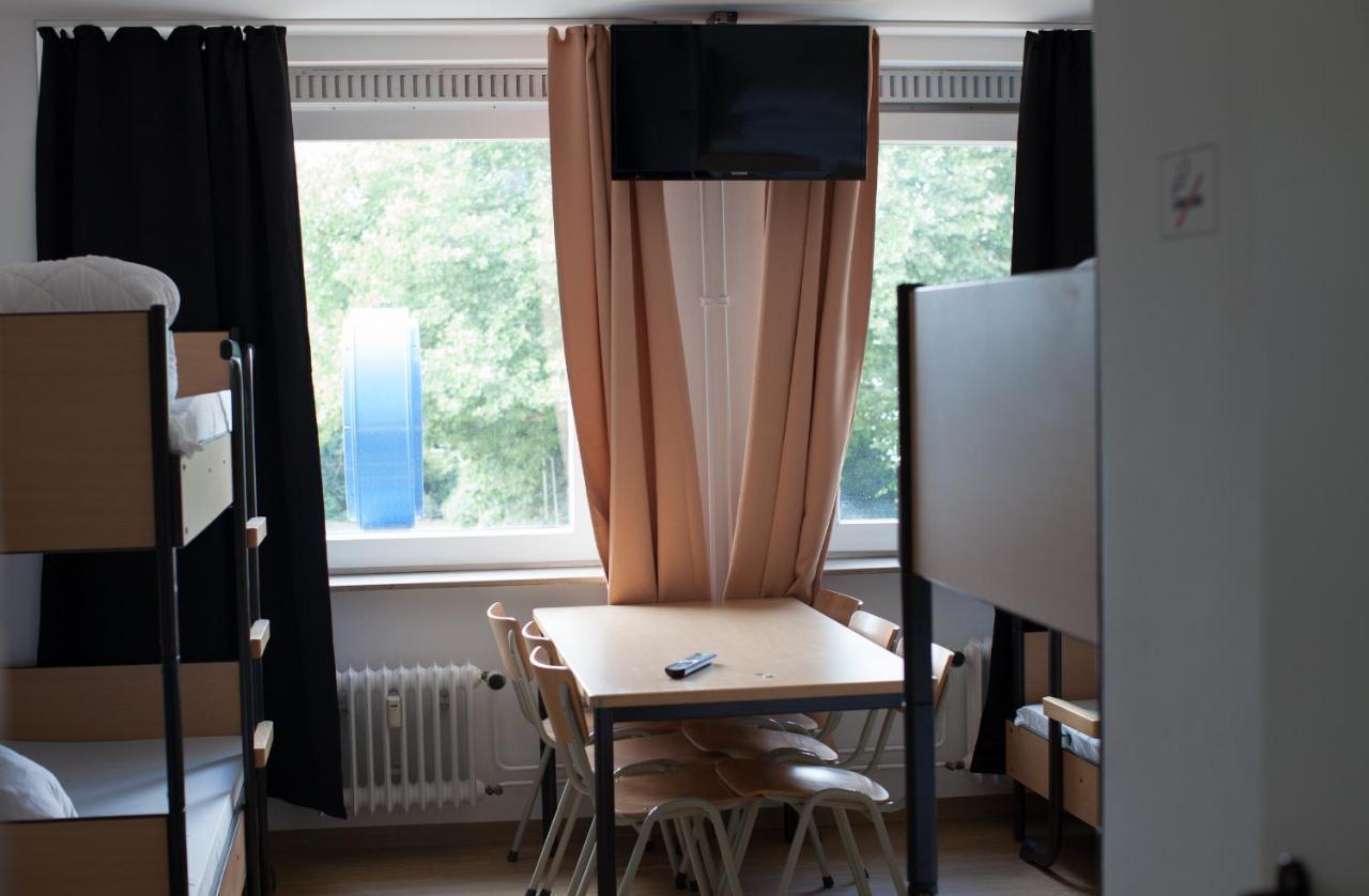 Hostel Monteurzimmer In Mitte Bei Hansezimmer *