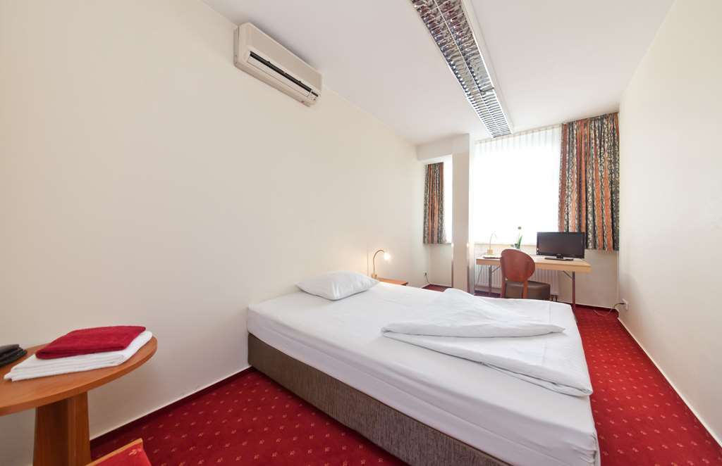 Arcadia Belmondo Hotel 4*