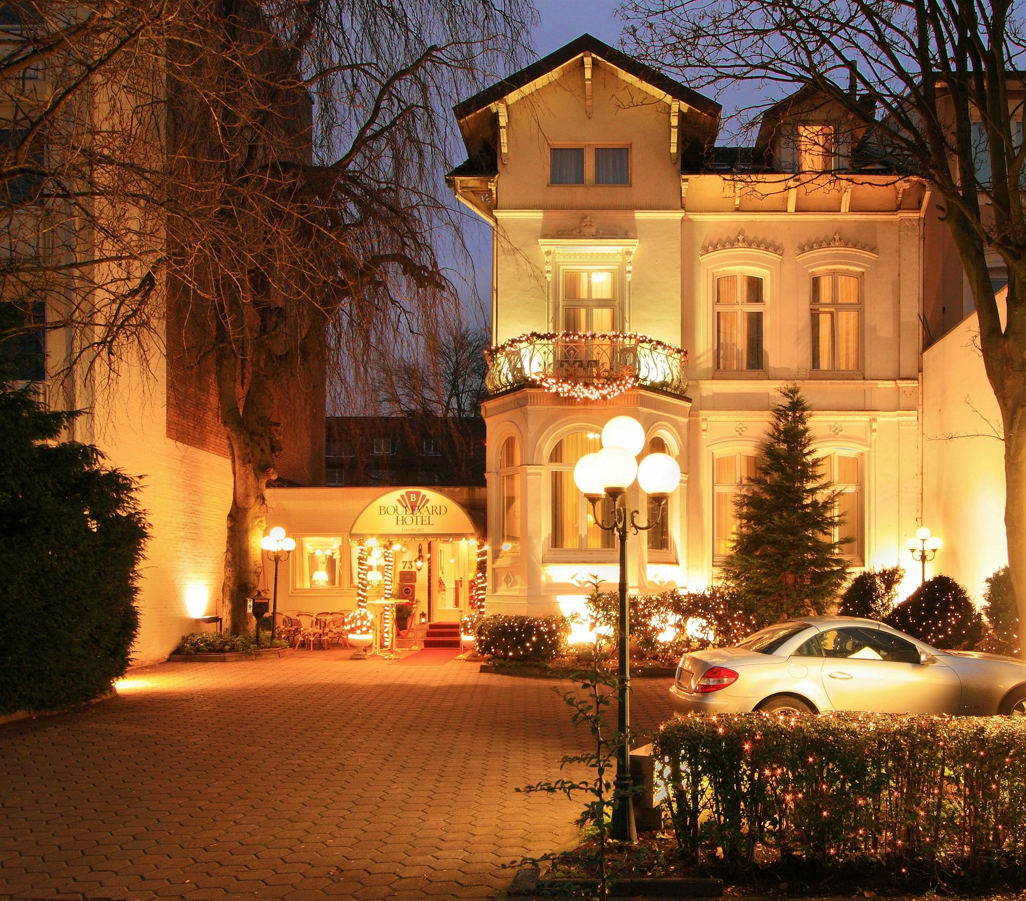 Boulevard Hotel 4*