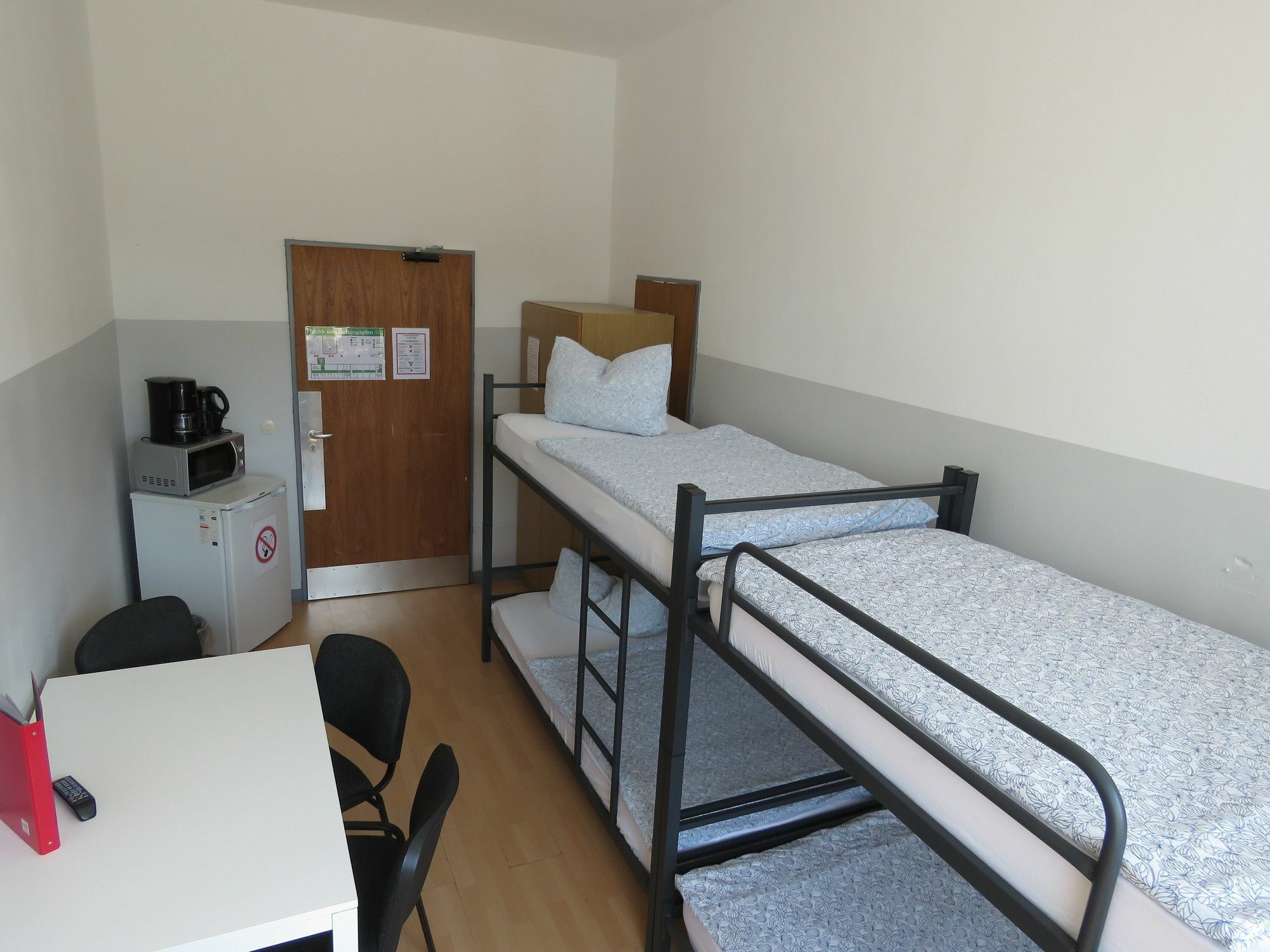 Zimmervermietung Hoffmann Hostel *