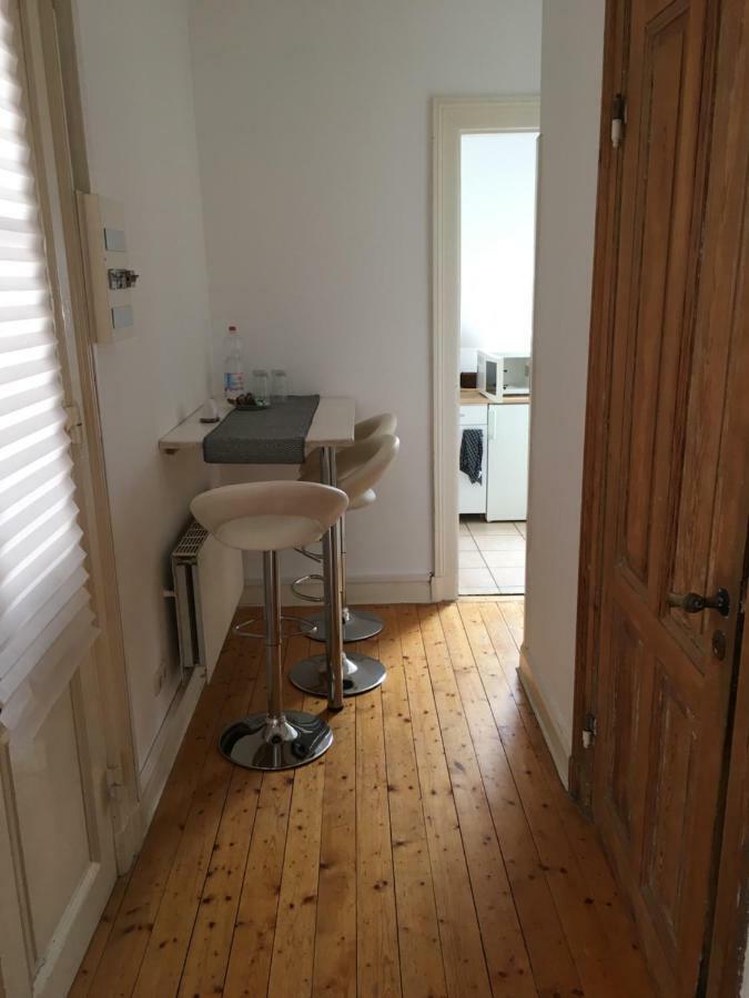 Privatunterkunft Jugendstilwohnung In The Heart Of