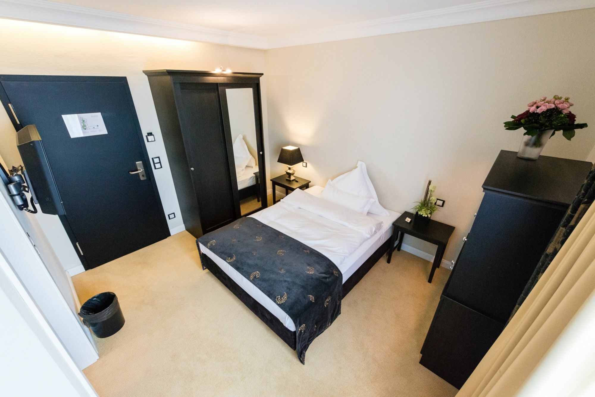 Business & More Hotel 4*