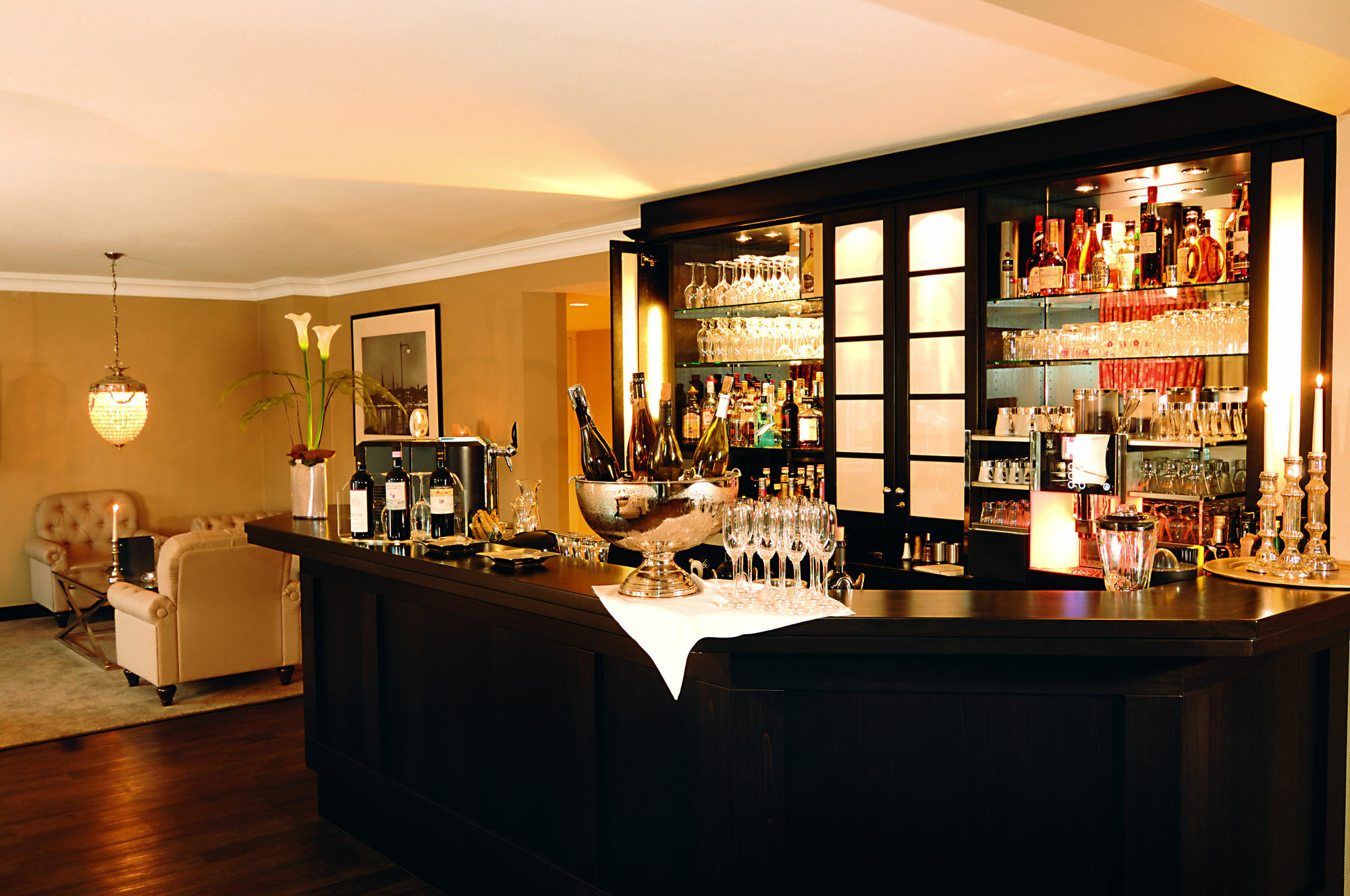 Business & More Hotel