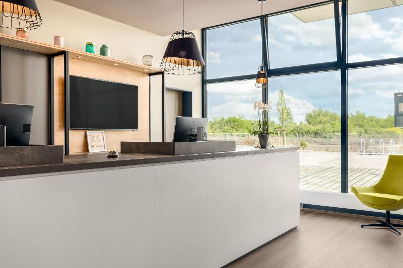 Super 8 By Wyndham Mitte Hotel Hamburgo