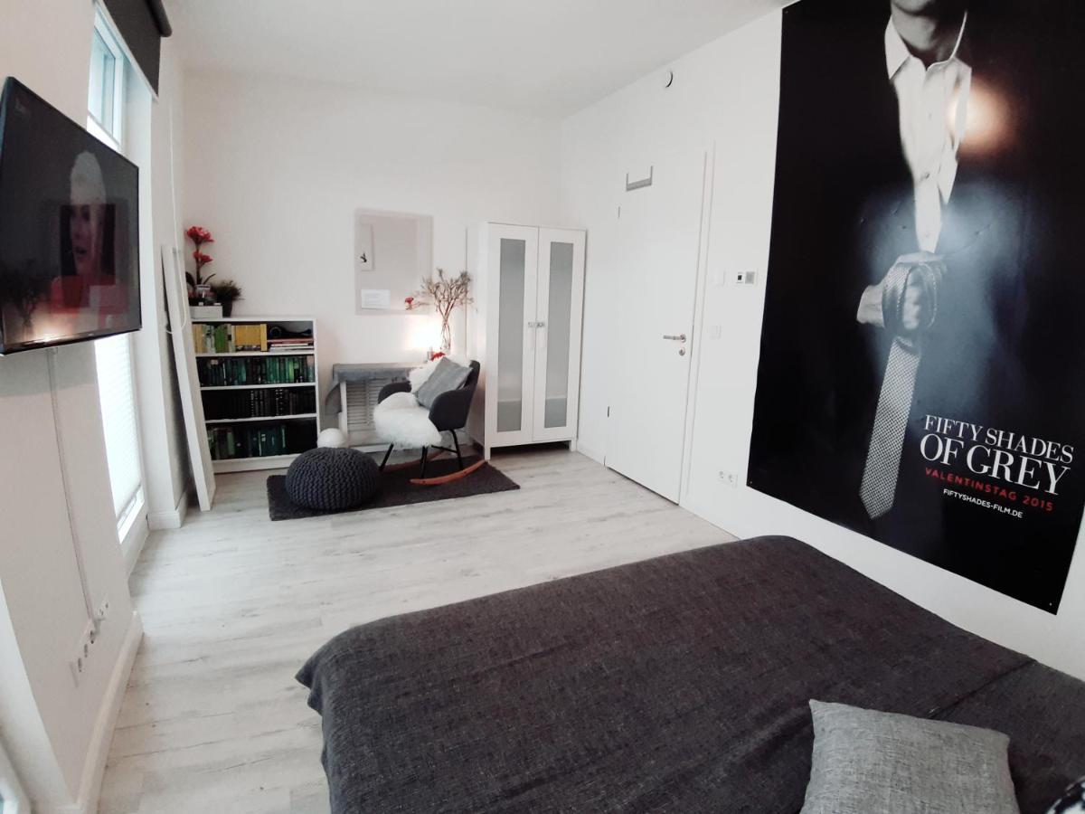 Harry Potter Musical fußläufig erreichbar, großes Zimmer mit Balkon, am Kanal, sehr zentral, Hafencity nah * Hamburg