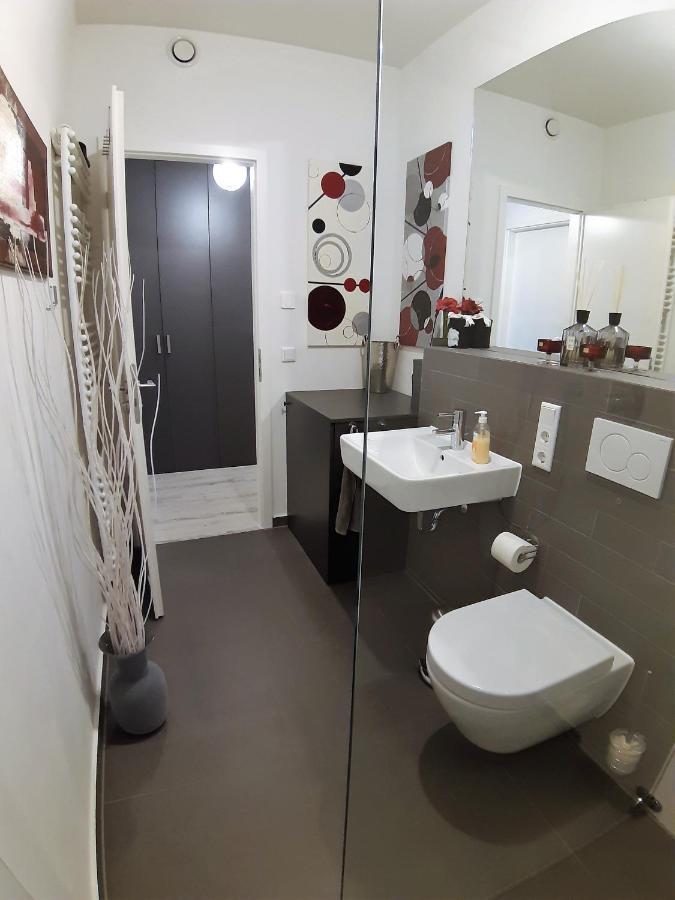 Zimmer Mit Balkon, Hamburg City Homestay *
