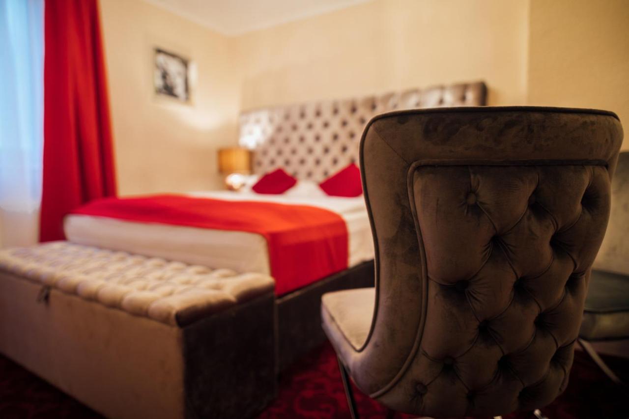 Cult Hotel