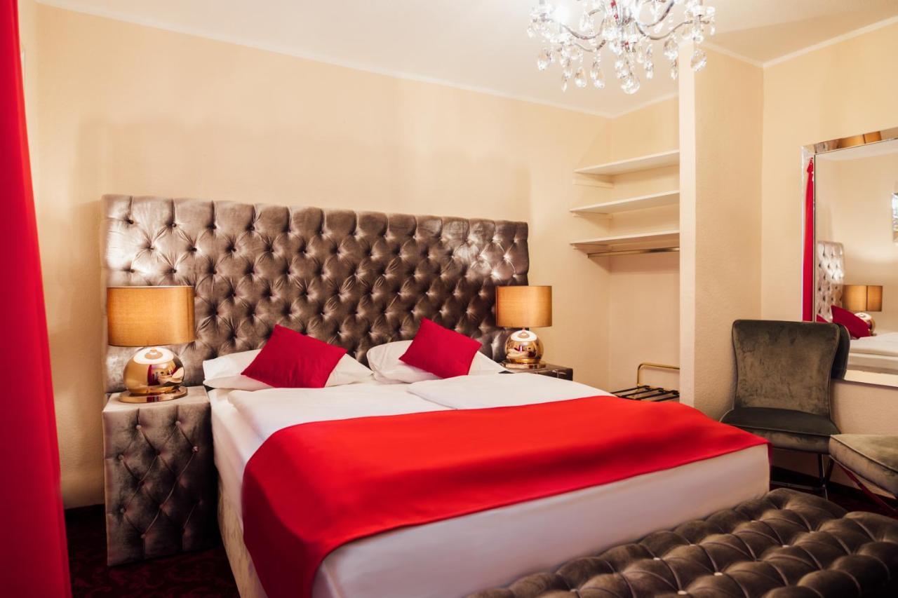 Hotel Cult 3*