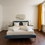 Zentral Gelegenes Premium-Apartment Mit Viel Tageslicht