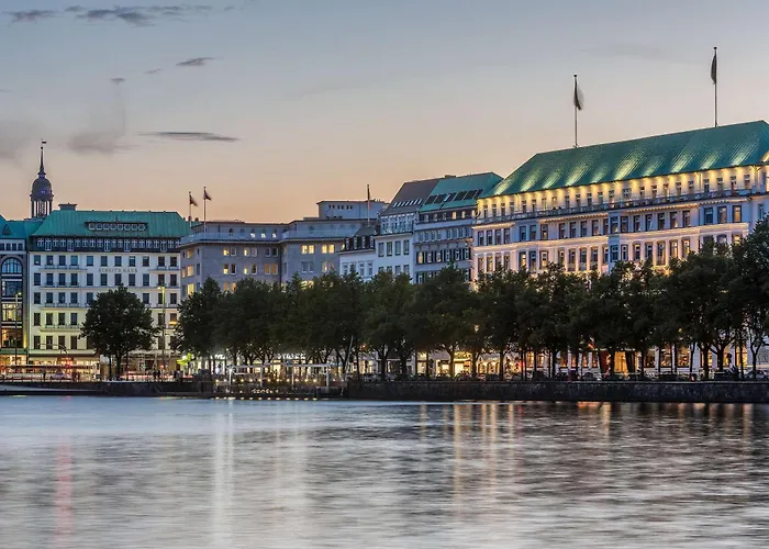 Fairmont Hotel Vier Jahreszeiten, Hotel Des Jahres 2023 & 2024- Die 101 Besten