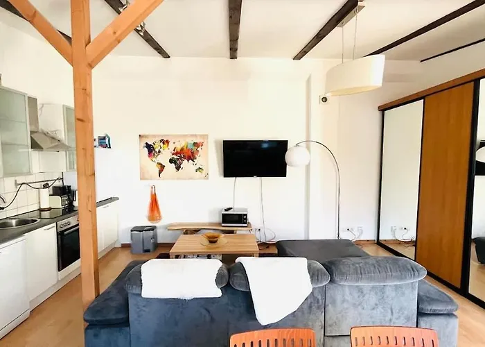 Loft Moin Near Ndr Uke Zoo