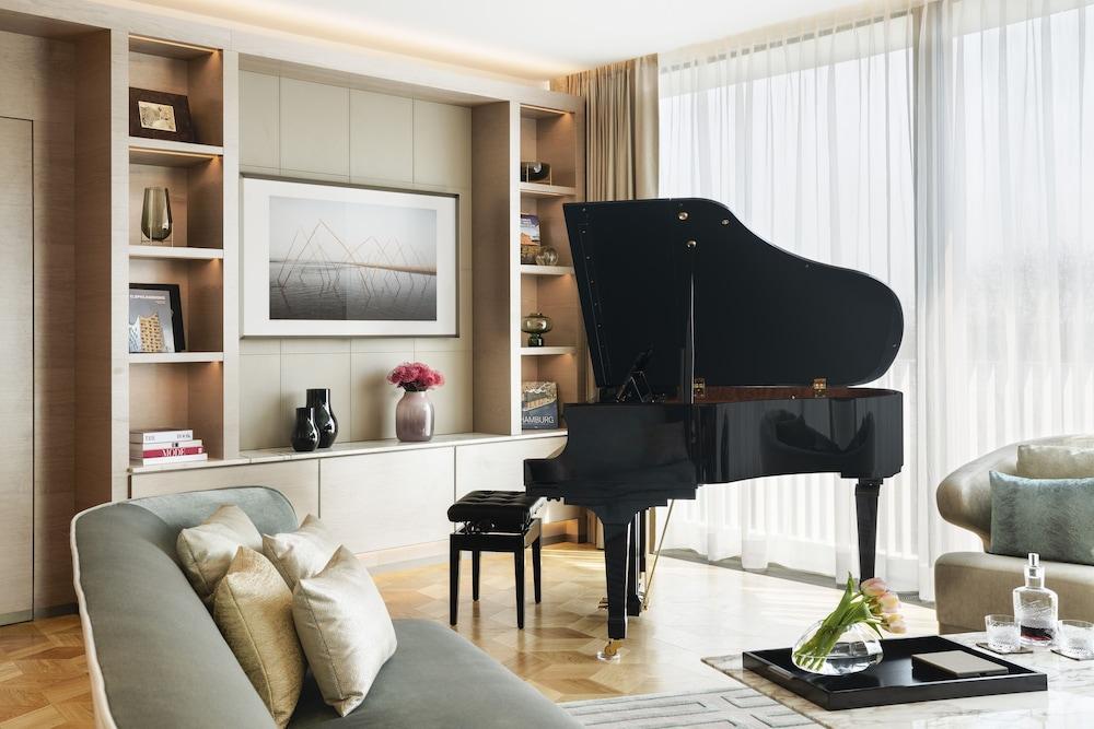 Intercontinental Hotel 5*