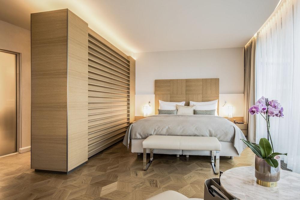 Intercontinental Hotel