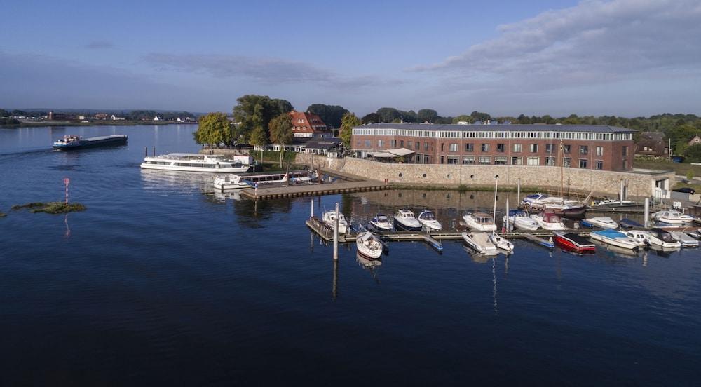 Zollenspieker Fährhaus Hotel 4*