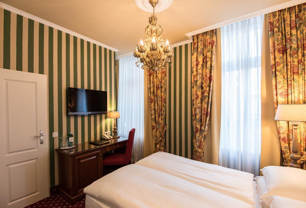 Hotel House