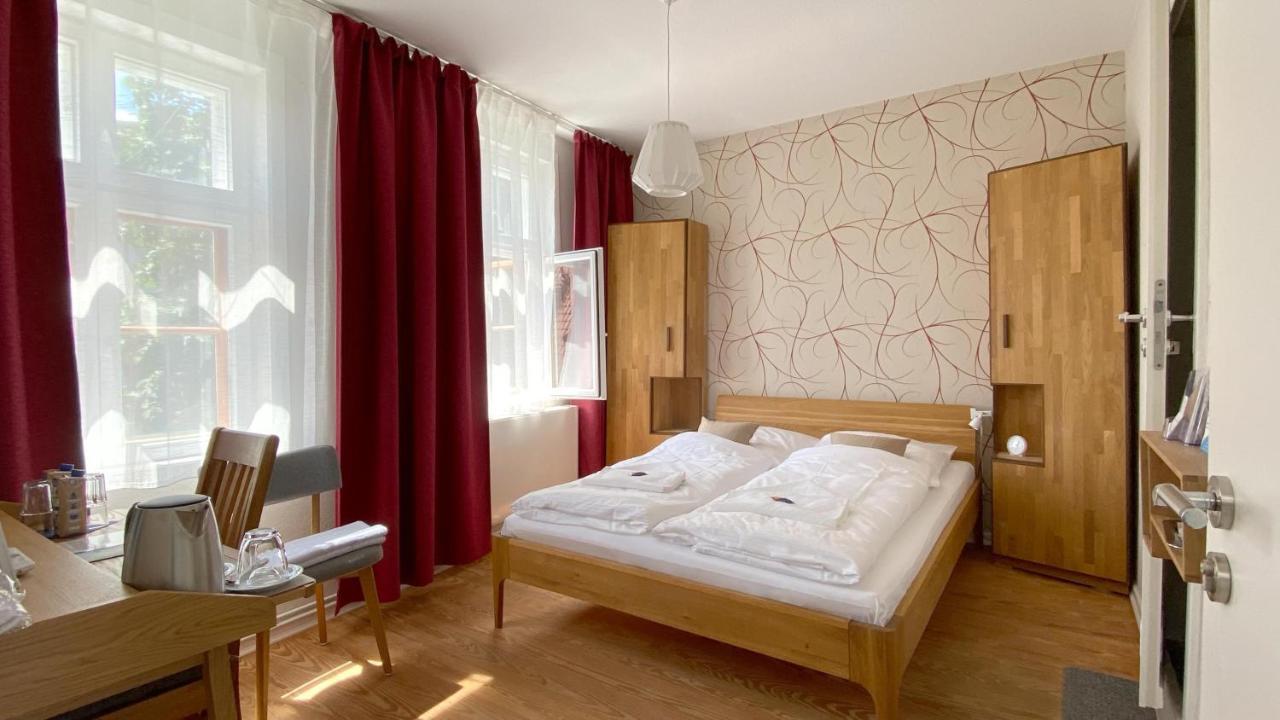Frauenhotel Hanseatin - Women Only Hotel Hamburg