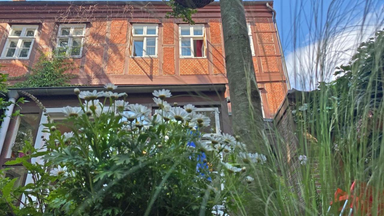 Frauenhotel Hanseatin - Women Only 2*