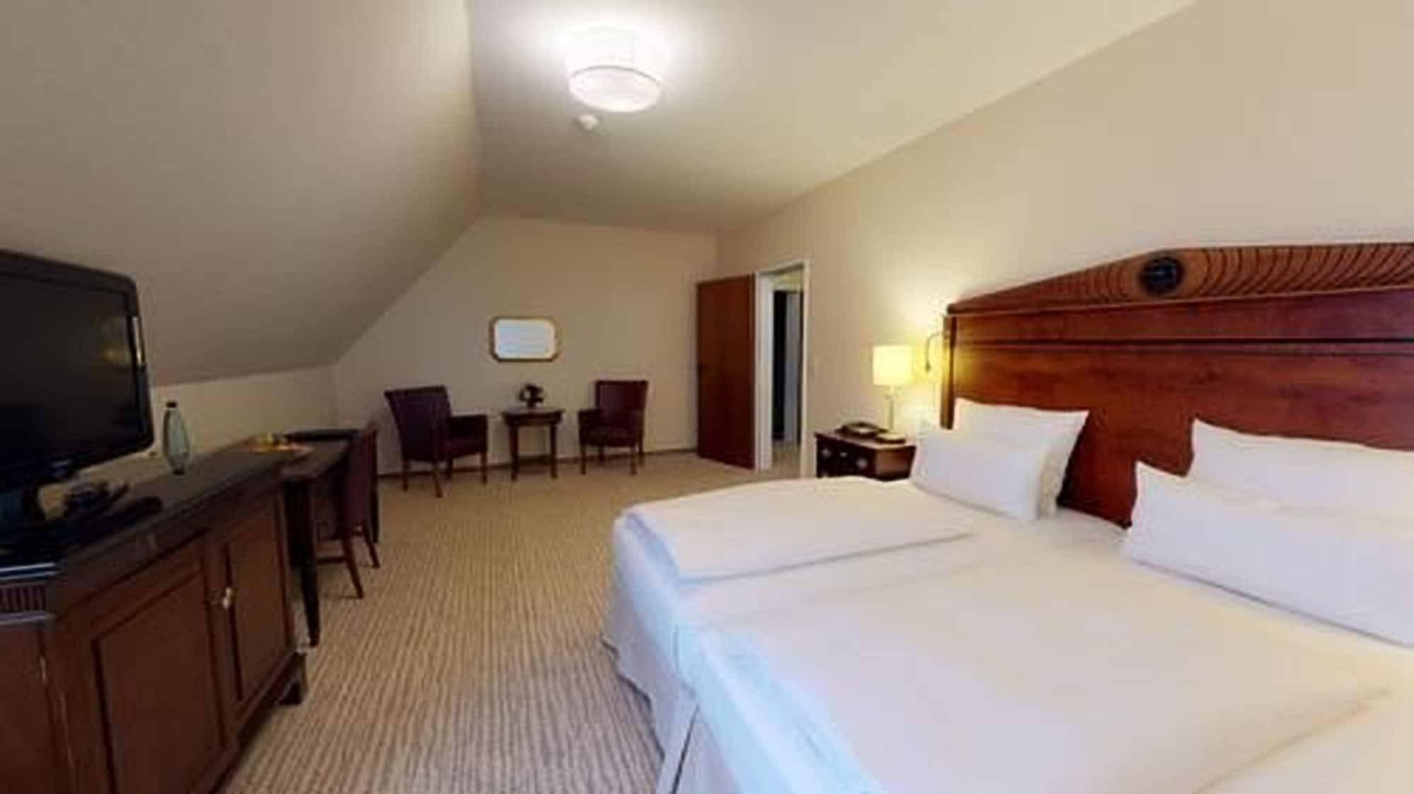 Engel Hotel 4*