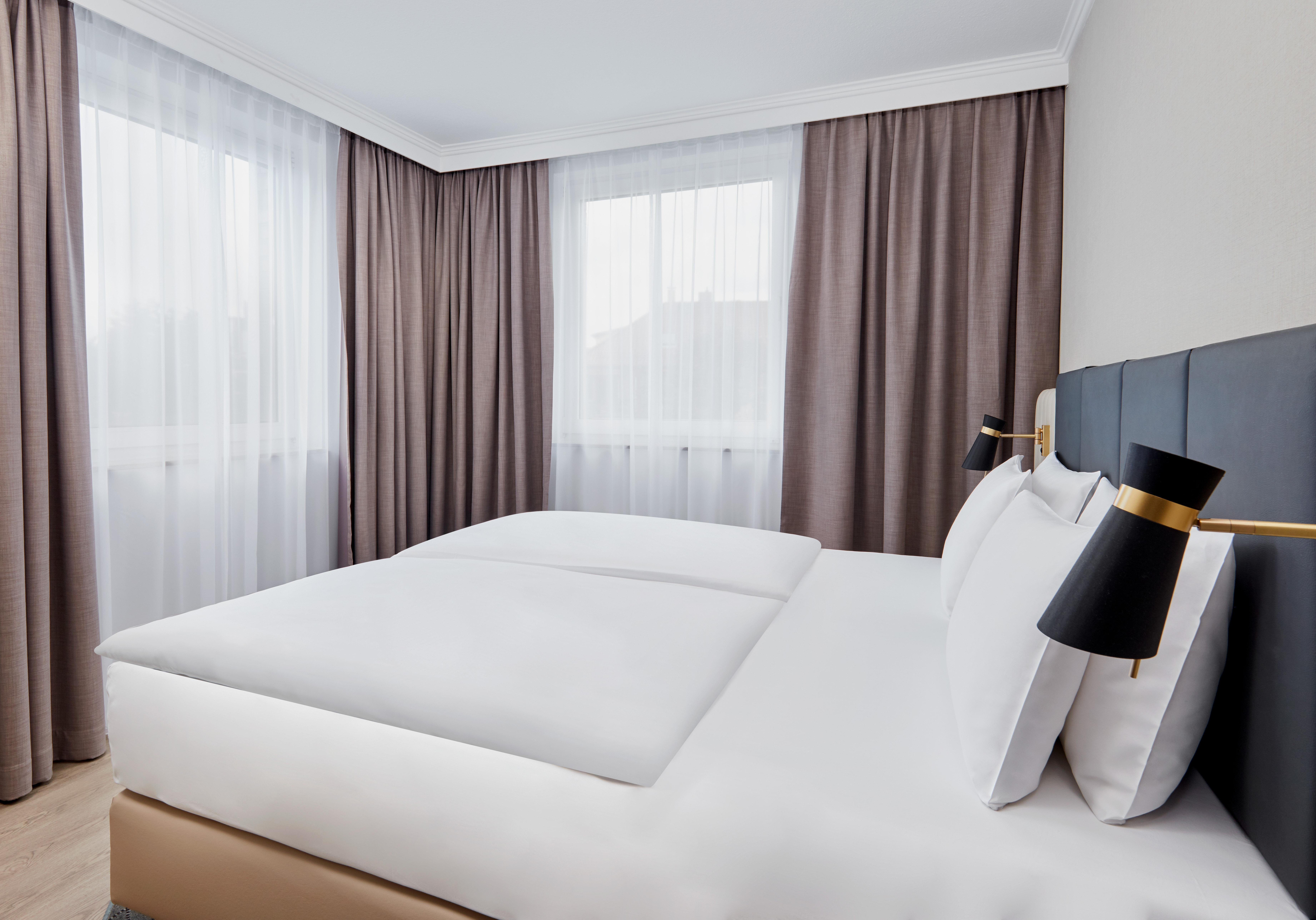 Crowne Plaza Hamburg-city Alster By Ihg 4*