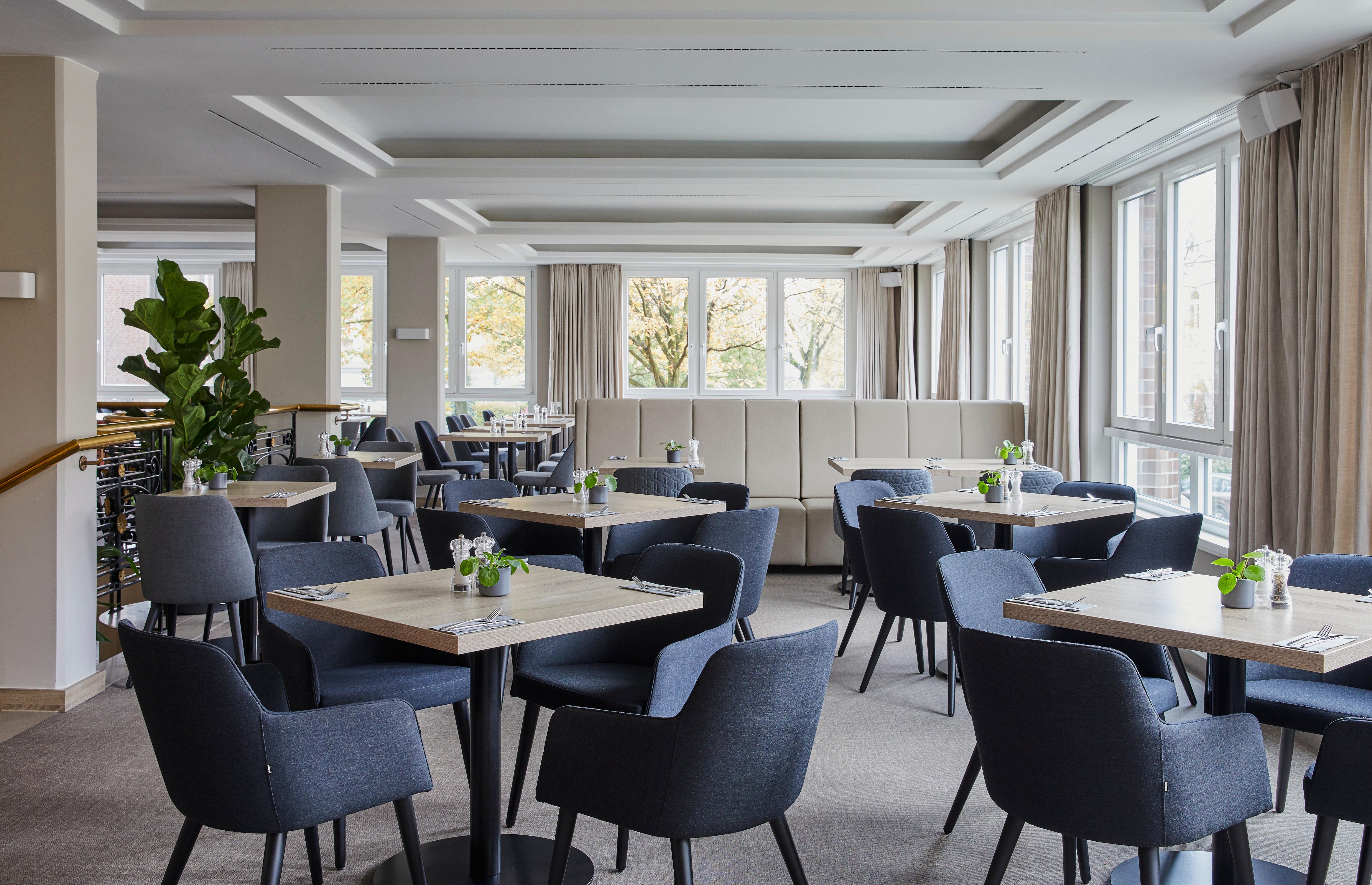 Crowne Plaza Hamburg-city Alster By Ihg Hotel 4*