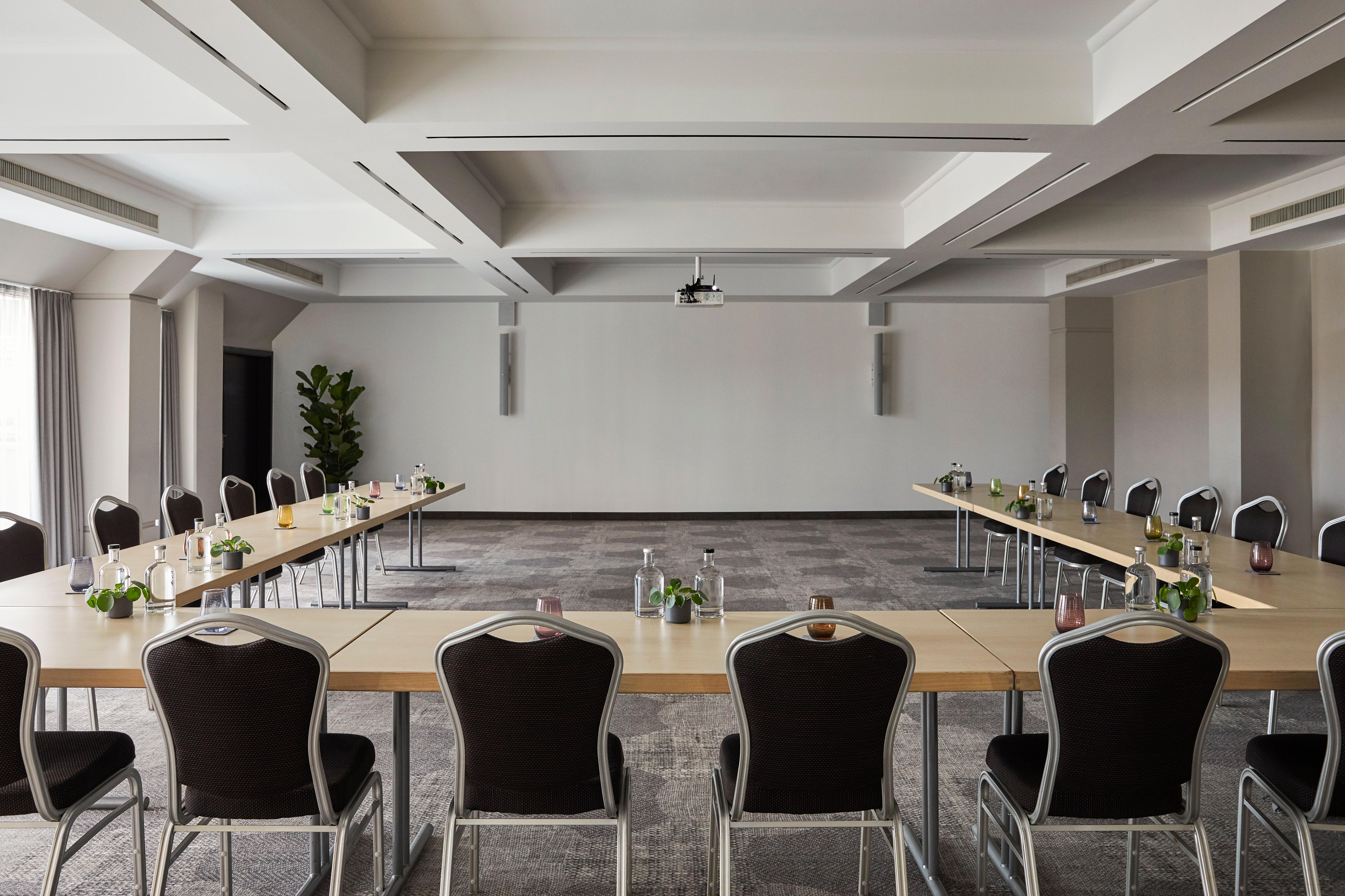 Crowne Plaza Hamburg-city Alster By Ihg Hotel Hamburg