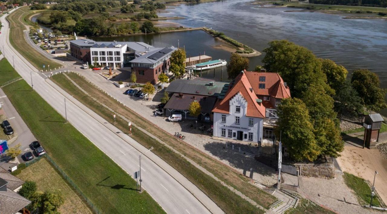 Zollenspieker Fährhaus 4*