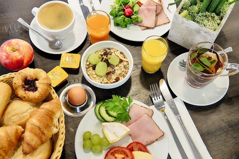 Novum Ambassador Hotel 3*