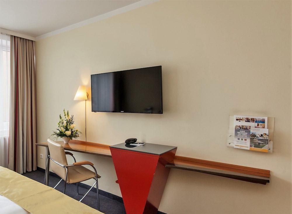 Novum Ambassador Hotel 3*