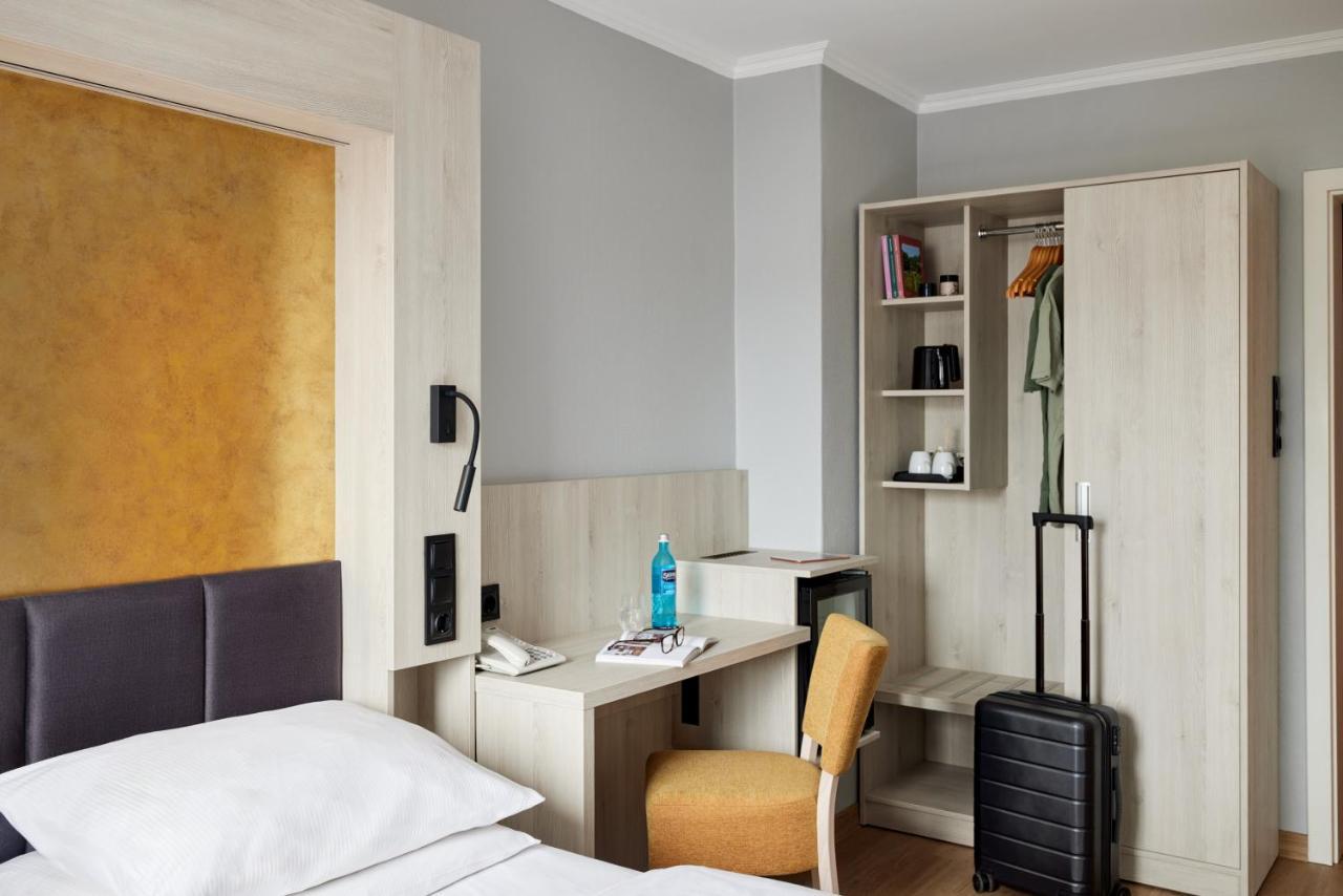 Western Raphael Altona Hotel 3*