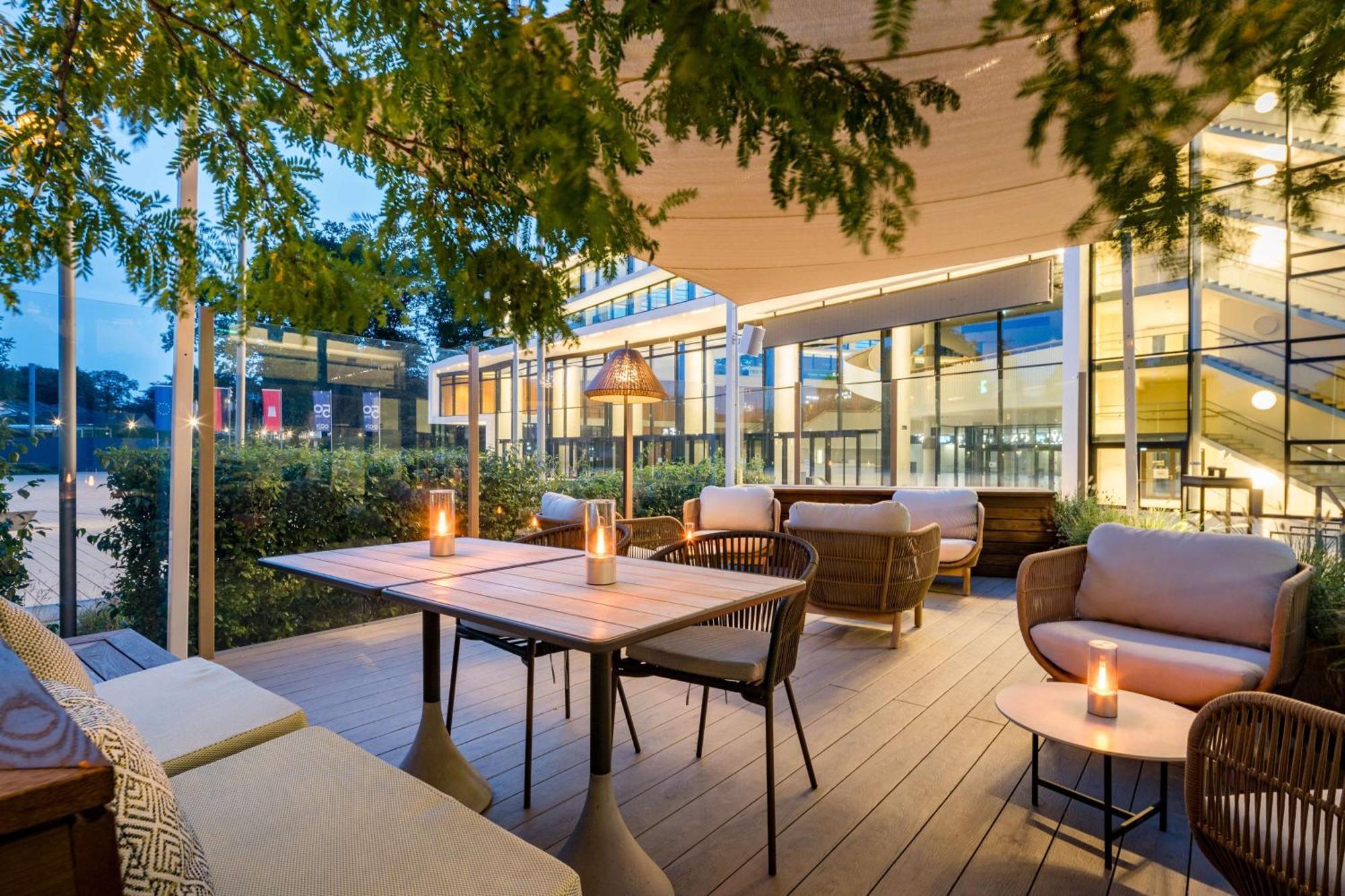 Radisson Blu Hotel, Hotel