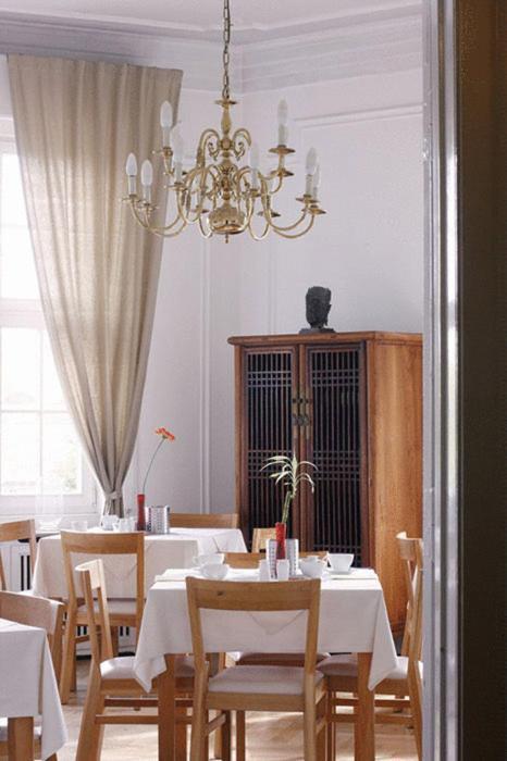 Hotel Fresena Im Dammtorpalais 3*
