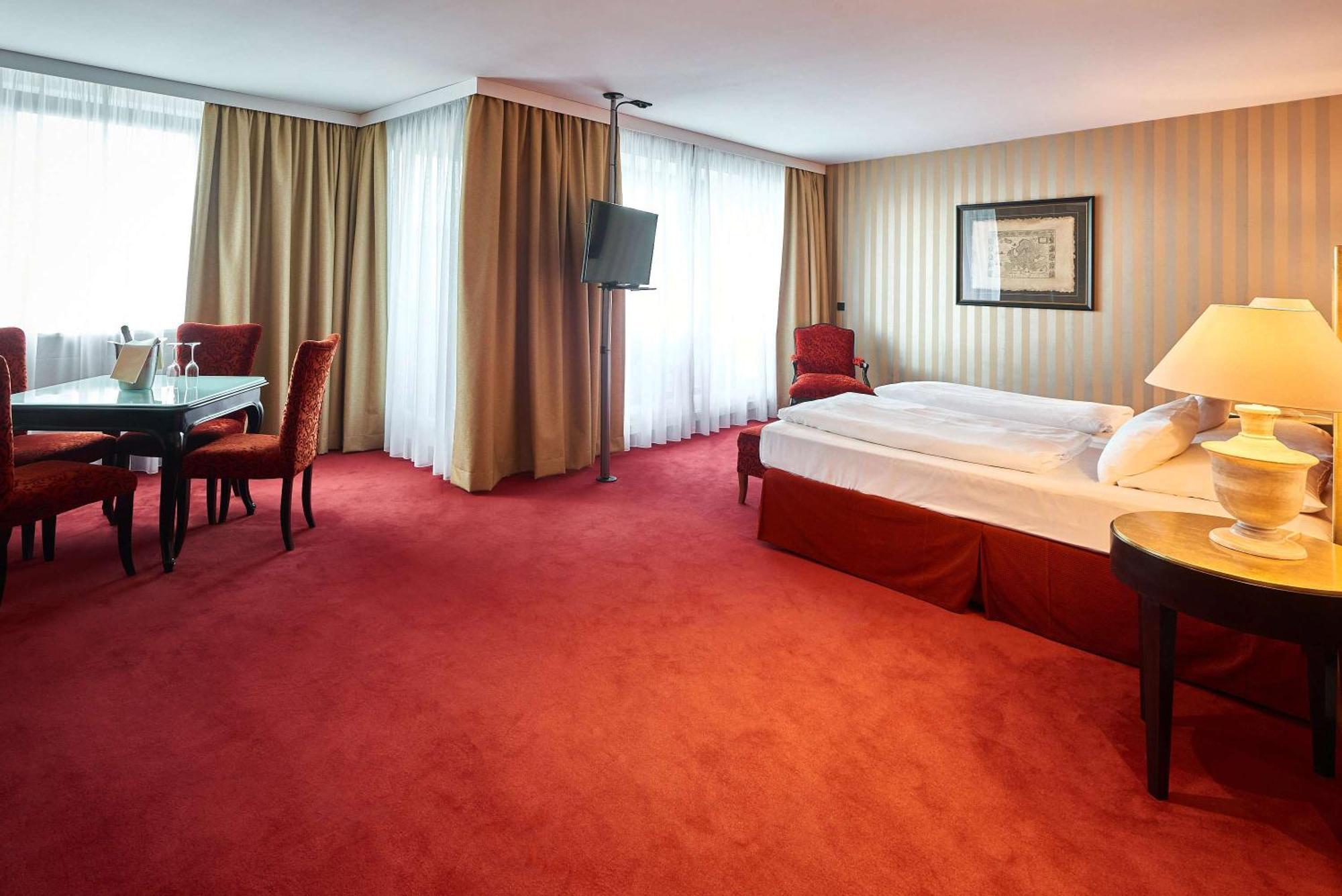 Hotel Western International 3*