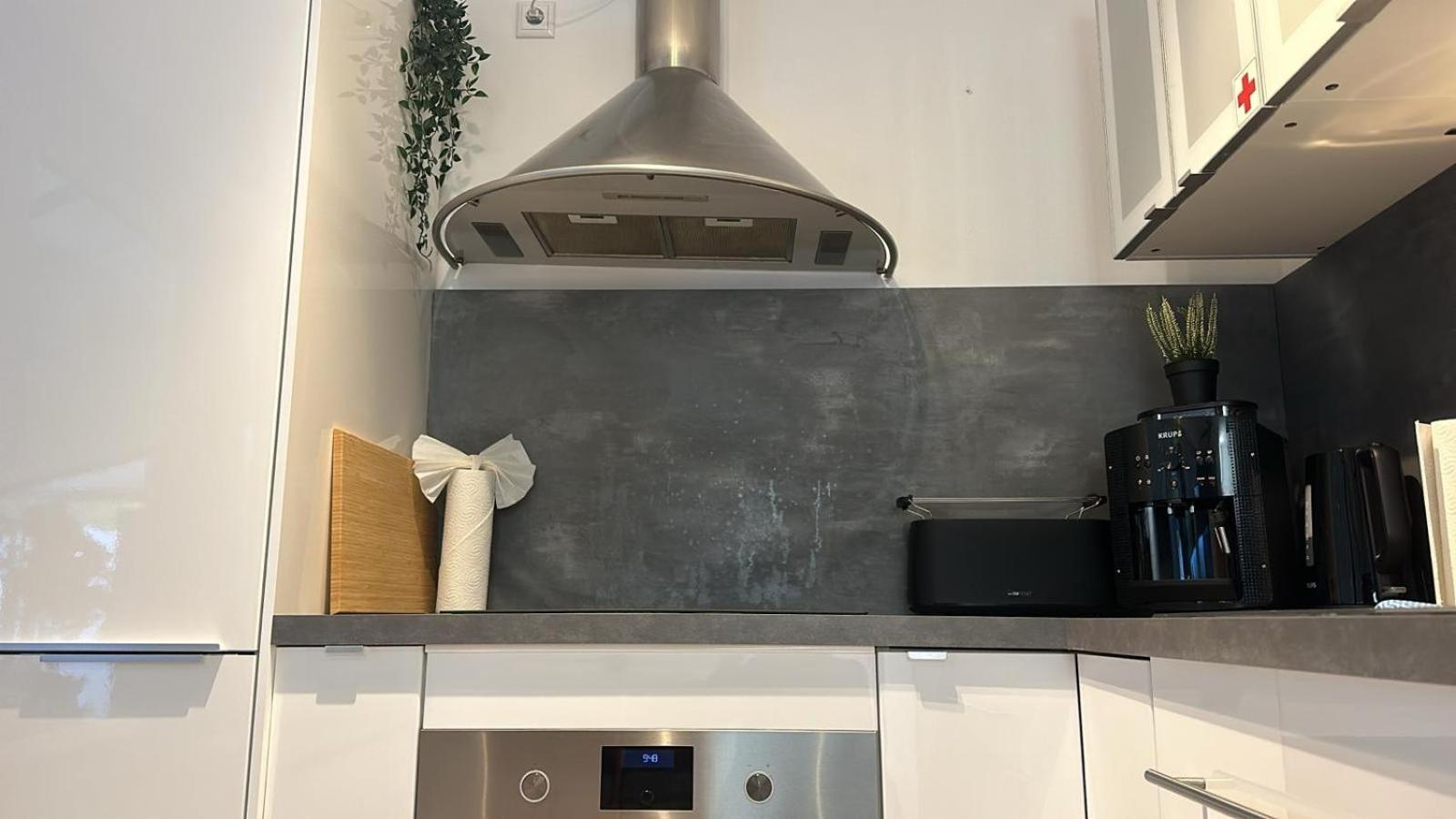 Im Alexanderstrasse Apartment