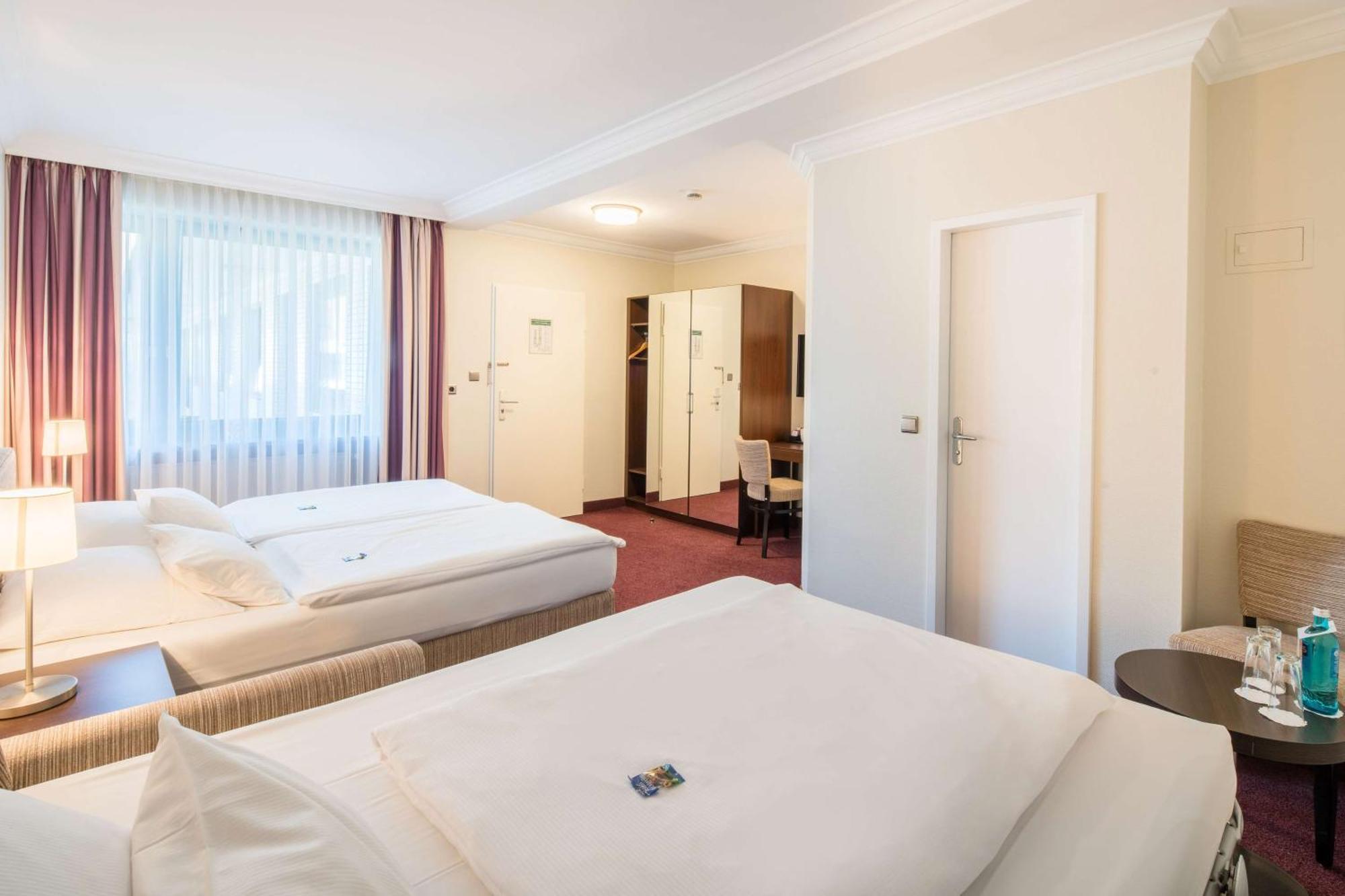 Hotel Western International